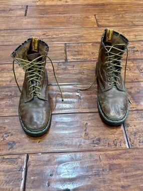Vintage 90's Dr. Martens 1460 Boots Men’s Size 12 Brown Made in England 8 Eye